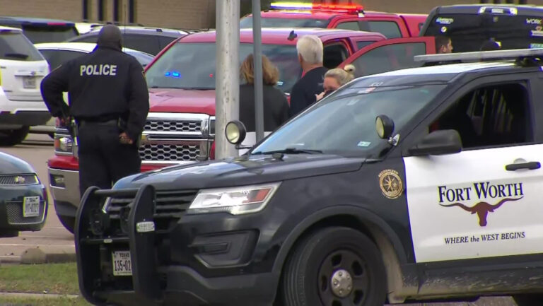 Tiroteo en una iglesia de Texas deja varios heridos