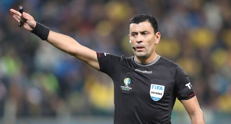 Mundial de Clubes: Roberto Tobar dirigirá la semi de Liverpool con Monterrey