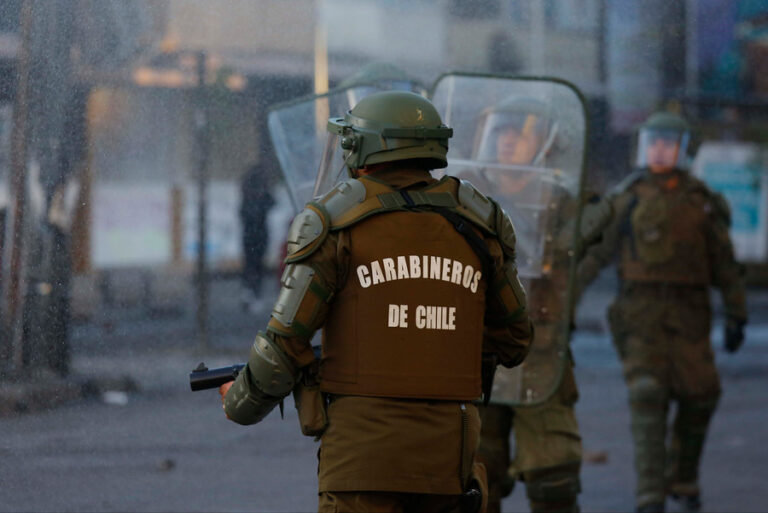 Carabinero imputado por homicidio frustrado contra adolescente de 16 años queda en prisión preventiva