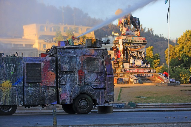 INDH reporta que una menor de 15 años se encuentra con riesgo vital por impacto de bombas lacrimógenas