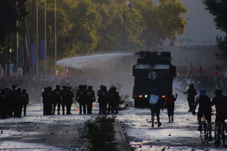 Corte Suprema ratifica prohibición a Carabineros el uso de sustancias químicas