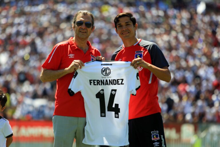 Matías Fernández fue presentado en Colo Colo ante más de 10 mil fanáticos
