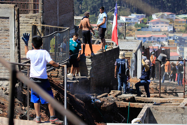 Damnificados por incendio de Valparaíso podrían comenzar a recibir subsidio de arriendo desde el próximo jueves