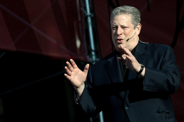 Al Gore en contacto con Punta Arenas: “Gracias por hablar sobre la crisis climática en su comunidad”