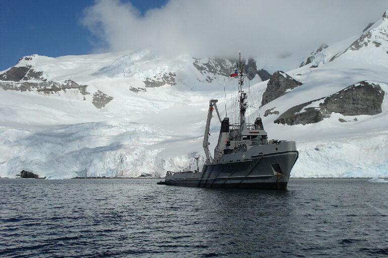 Buque de la Armada comienza la búsqueda en el fondo marino del Hércules C-130