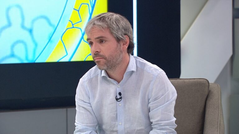 Blumel dice que a Piñera le dolió la ingratitud en la derecha cuando fueron críticos con sus decisiones tras el estallido social