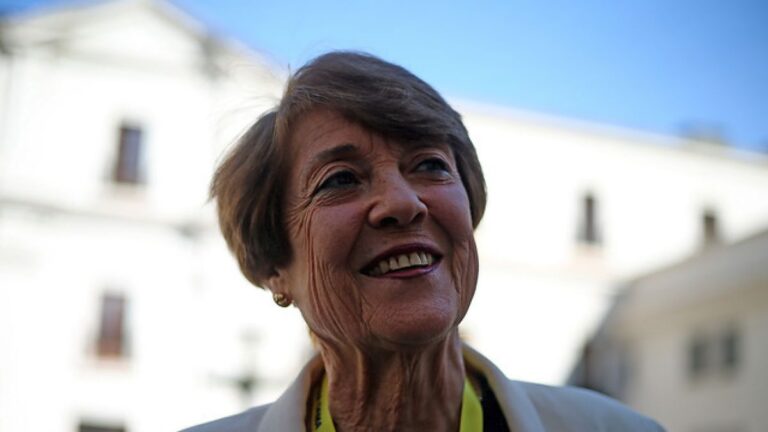 Ministra de Cultura anuncia que Piñera decidió suspender el proyecto de Galería de la Democracia