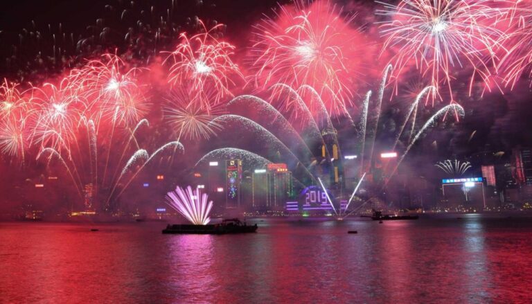 Hong Kong comenzará el 2020 sin tradicional espectáculo de fuegos artificiales