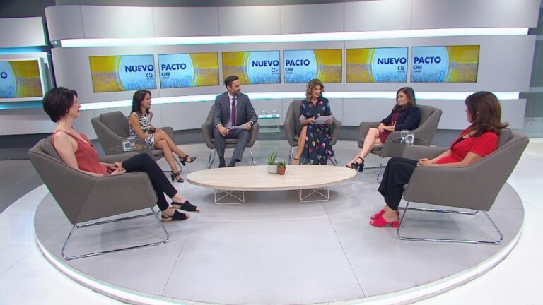 Paridad en la sociedad y la política: Debaten Alejandra Sepúlveda, María Adriasola, Verónica Undurraga y María Bosch