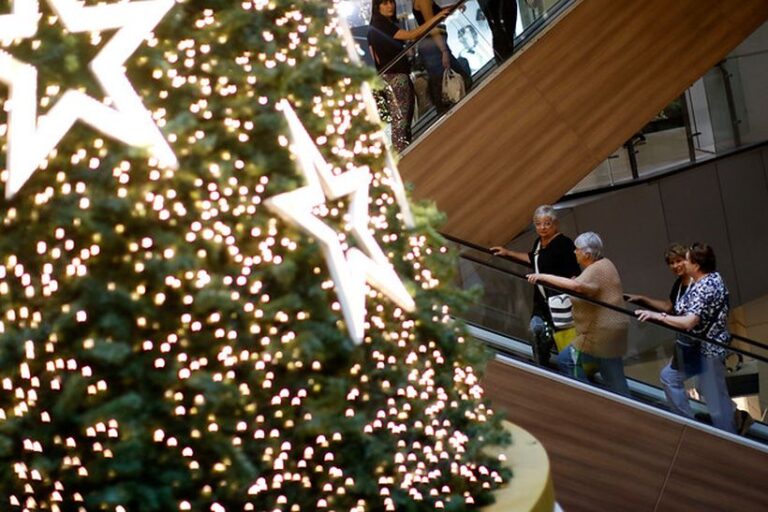 Estudio indica que 50,2% de las personas comprendería si su empresa no puede entregar aguinaldo navideño