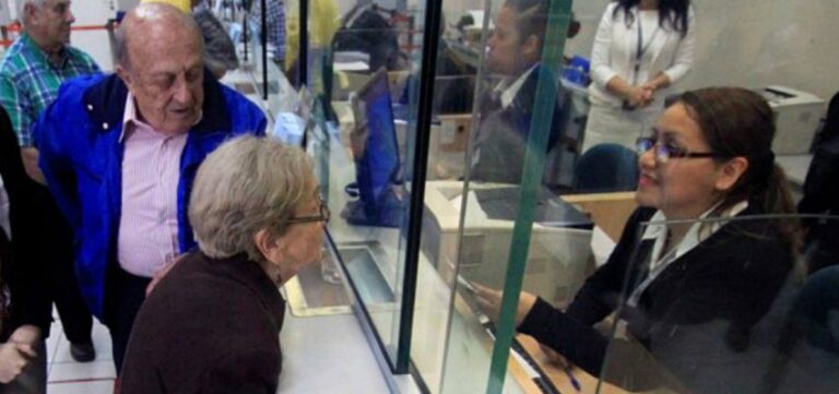 Emiten norma que permite transferir fondos de pensiones a una cuenta corriente a quienes están próximos a jubilar