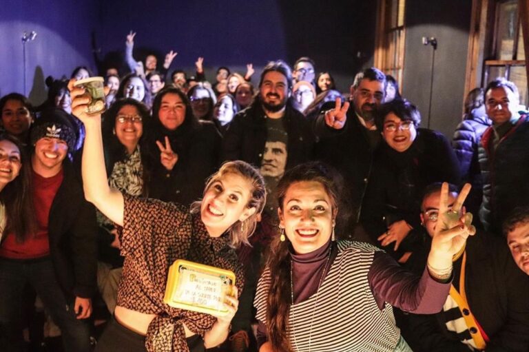 Tripulación Cohete: La comedia ambulante de Paloma Elgueta y Jose Nast llegará a Teatro Azares