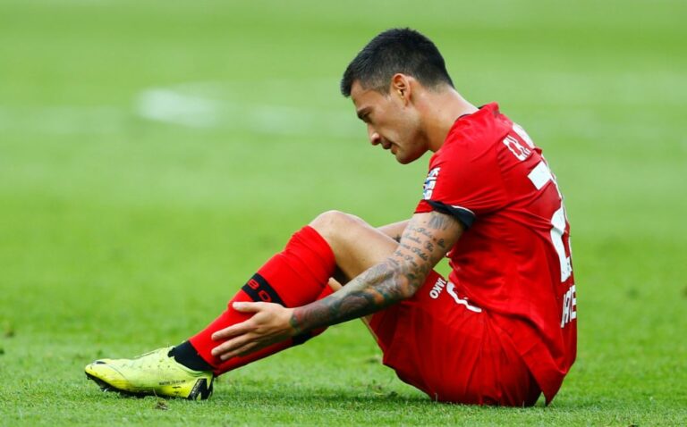 Charles Aránguiz se lesionó y estará varias semanas fuera de las canchas