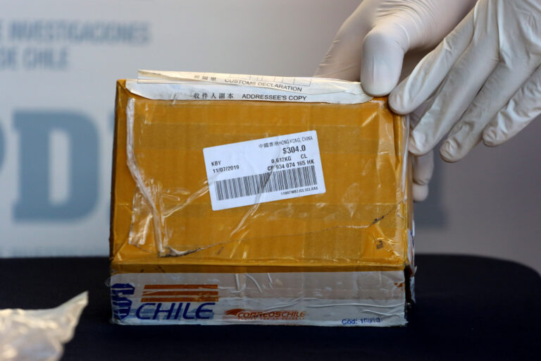 Mañalich asegura que aún no se sabe si encomiendas desde China pueden trasmitir o no el coronavirus