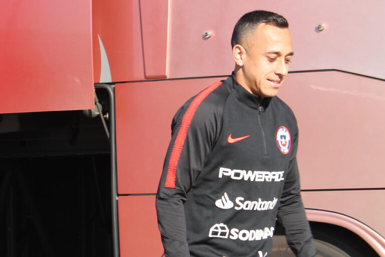 Fabián Orellana, el único futbolista “top” en Europa que votará en el plebiscito