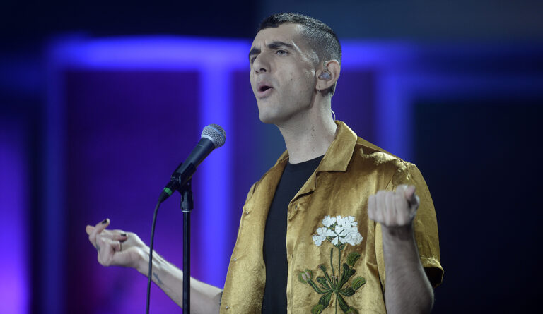 Alcalde de Olmué se refiere a polémico show de Alex Anwandter: “Hay que tener cuidado cuando uno es artista