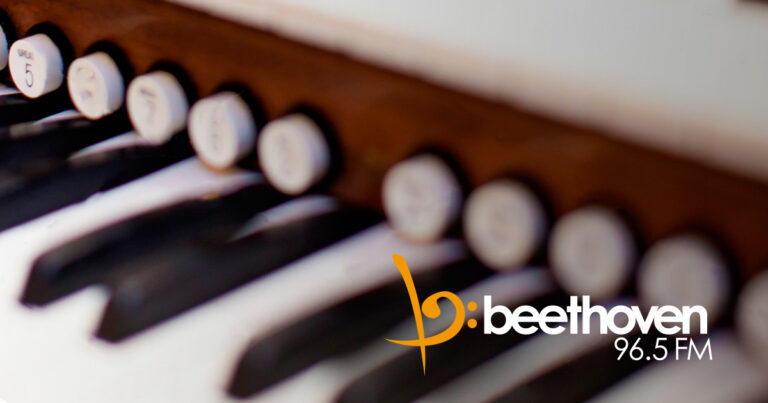 UC compró Radio Beethoven y volverá en la frecuencia de Radio Zero