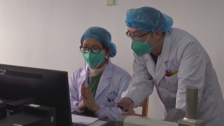 Científicos chinos doblan sus esfuerzos para desarrollar una vacuna contra el coronavirus