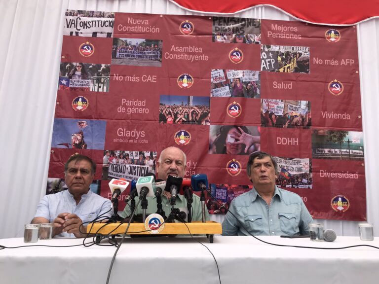 Plebiscito por nueva Constitución: PC baraja la posibilidad de formar un comando junto al conglomerado