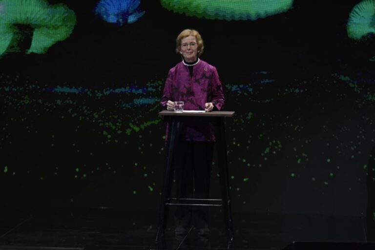 Mary Robinson, ex presidenta de Irlanda: 