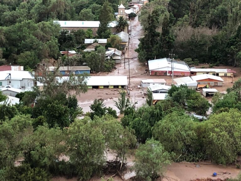 Aluviones en Atacama: Ministro Walker declaró zona de catástrofe hídrica en la región