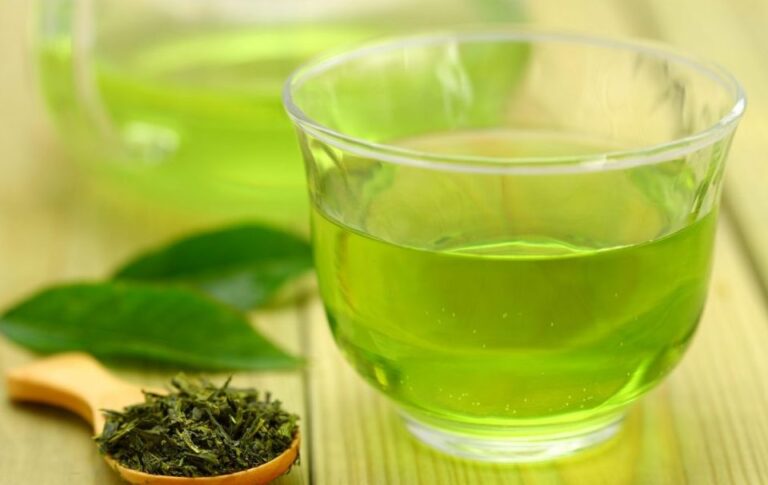 Estudio sostiene que beber té verde ayuda a vivir más tiempo