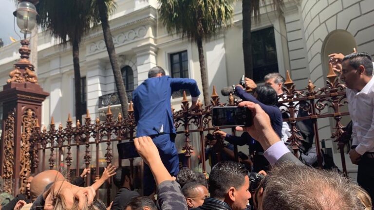 El chavismo nombra a nuevo presidente del Parlamento sin Guaidó ni votación ni opositores