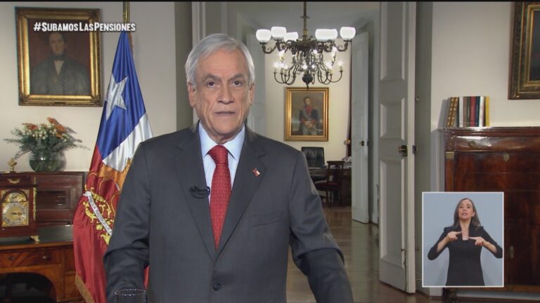 Cadem: Aprobación de Piñera se mantiene en mínimo histórico y 93% de los chilenos cree necesaria una reforma a las AFP
