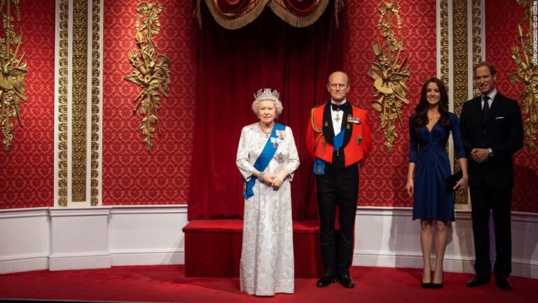 Retiran las figuras de cera de Meghan y Enrique de la exhibición de la familia real en Madame Tussauds