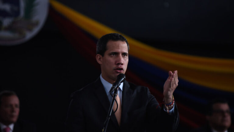 Guaidó viajó a Bogotá para reunirse con Iván Duque pese a prohibición de abandonar Venezuela