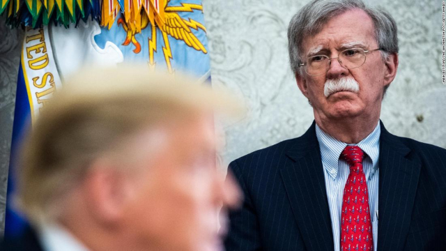 Preocupación en la Casa Blanca por libro de ex consejero de Trump: Piden que no sea publicado