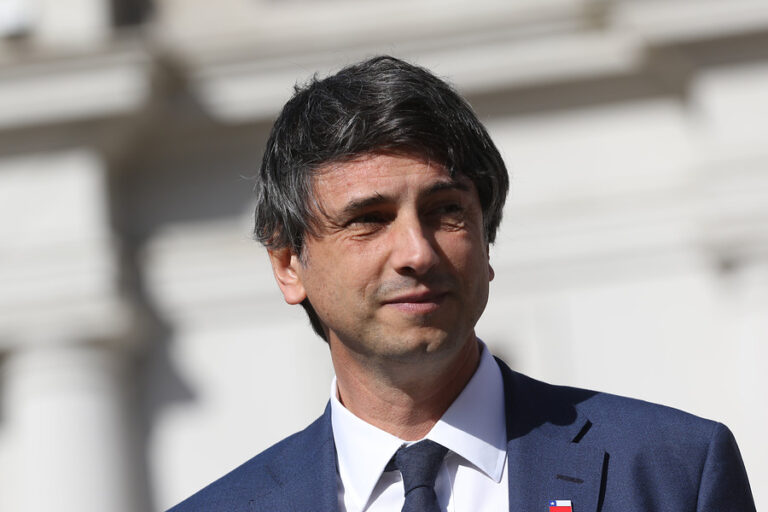 Andrés Couve asegura que las políticas y becas para el desarrollo de la IA son prioritarias para el gobierno