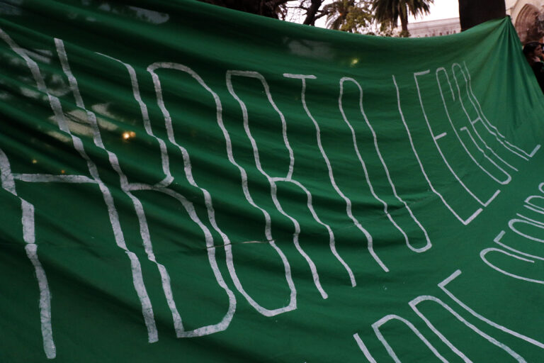 Corte Constitucional de Colombia podría despenalizar la interrupción voluntaria del embarazo