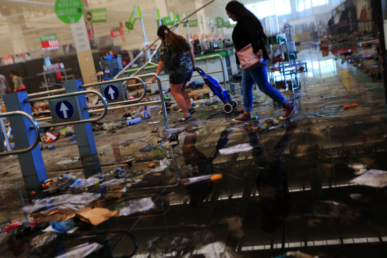Puente Alto y San Bernardo son las comunas con más supermercados cerrados post 18-O