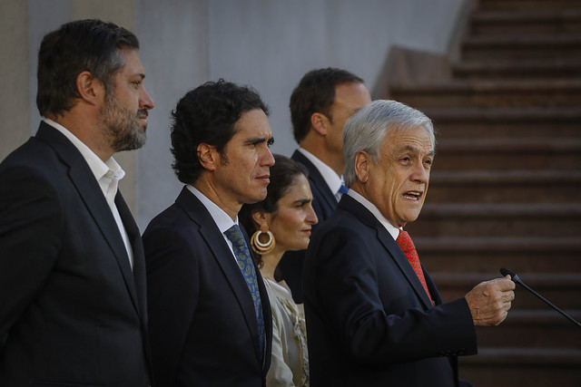 Cadem: Aprobación de Piñera cae al 12% y Briones se mantiene como el ministro mejor evaluado