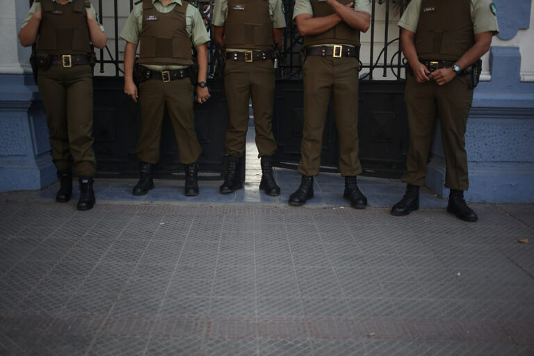 “Plan marzo”: Carabineros capacitará a 2.600 funcionarios para futuras protestas