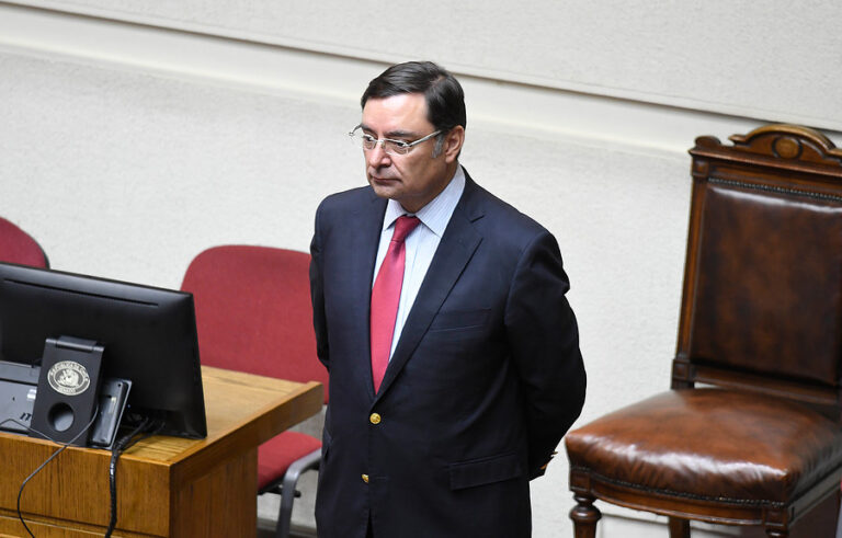 Ausencia de senadores opositores podría marcar resultado de la acusación constitucional contra Felipe Guevara
