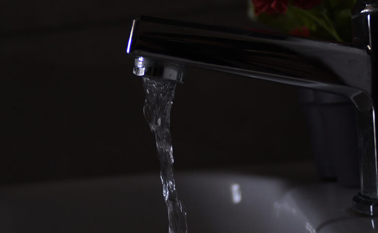 Decretan racionamiento de agua en Vichuquén para combatir la escasez hídrica y sequía