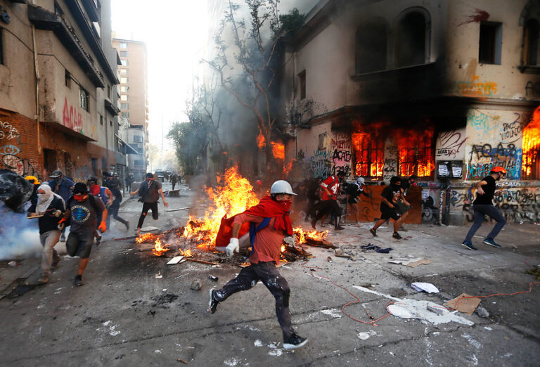 Alcalde Alessandri llama a no normalizar la violencia en el sector de Plaza Baquedano