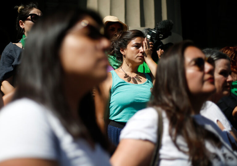 Feministas interponen recurso de protección para resguardar derecho a manifestarse en marzo