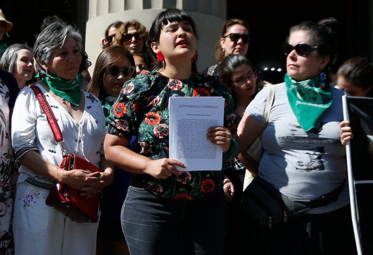 Declaran inadmisible recurso de protección presentado por feministas para marchas del 8M