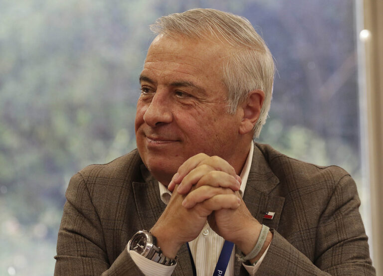 Ministerio de Salud anunció que Fonasa cubrirá examen para detectar coronavirus