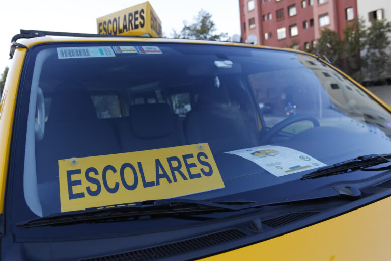 Furgones escolares: Revisa el registro de personas que no pueden trabajar con niños