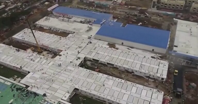 China terminó construcción de hospital de emergencia en 10 días