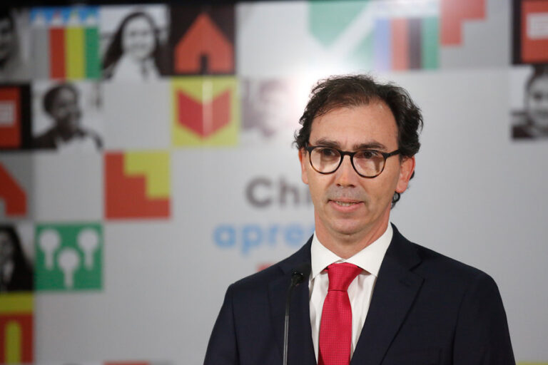 Raúl Figueroa asegura que el Mineduc perdió el foco en los aprendizajes tras arrastrar una politización de años