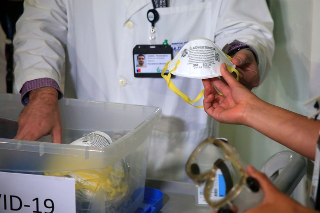 Cadem: 30% de los chilenos se siente muy o bastante preocupado de contagiarse con coronavirus