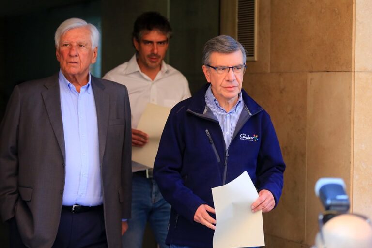 Alcaldes de Vitacura, La Reina y Las Condes anuncian cuarentena preventiva en sus comunas