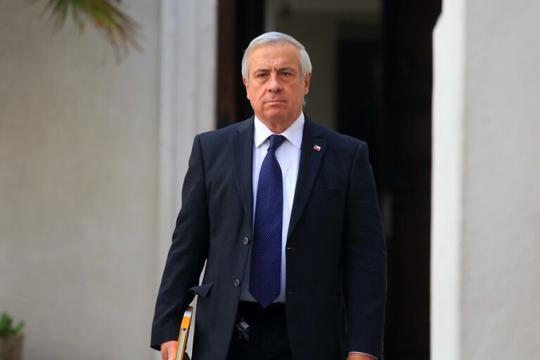 Salud privada estará a cargo del Minsal: Mañalich asegura que 