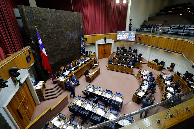 Por unanimidad: Senado aprueba en general proyecto para rebajar la dieta parlamentaria