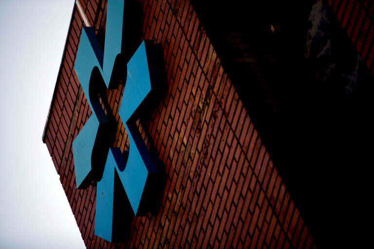 7 Isapres informaron que subirán los precios base de sus planes a partir de julio